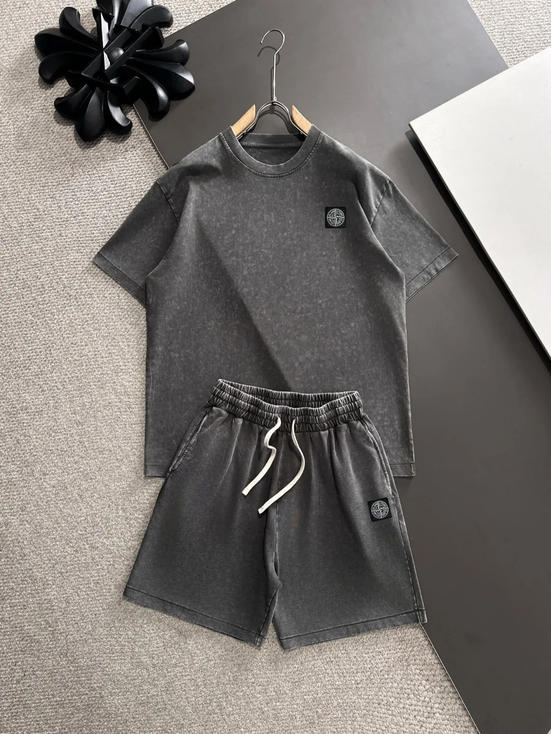 Next day shipping P460 Stone lsland/stone island high quality 2025 spring and summer new casual heavy industry suit exclusively developed by yb! High quality production! Imported custom-made fabrics for foreign orders, with high breathability and comfort, impeccable details, brand element design concept, delicate and soft feel! It presents a casual cut and the upper body shape is great! On sale simultaneously on the official website! From a high-end men's positioning brand, the low-key luxury taste is irresistible! Exquisite workmanship and impeccable quality! The overall style is simple, fashionable and timeless, fully meeting the requirements of stylish and tasteful dressing! Size: S-XXL